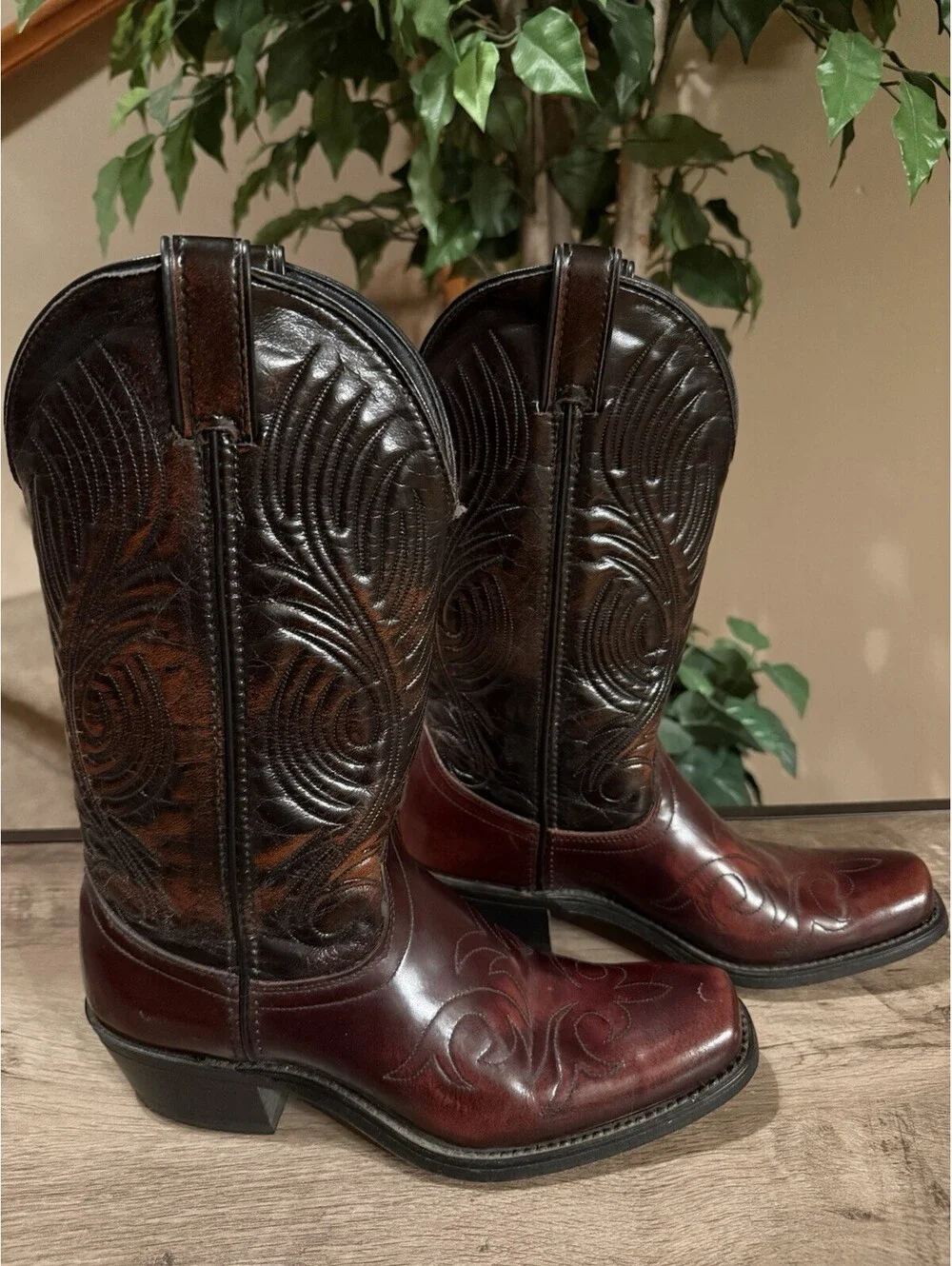 Laredo Men’s Cowboy Boots Mahogany Leather Vamp Size 7.5 D